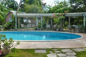 Hồ bơi ngoài trời 