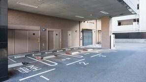 自助泊车 2100 每天