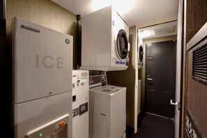 Laundry room - APA Hotel Nihonbashi Hamacho Ekiminami (Tokyo)