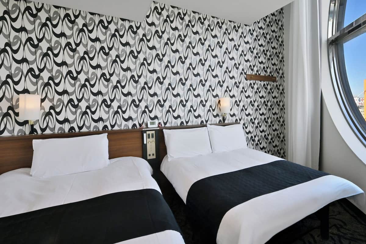 Chambre Design avec lits jumeaux, non-fumeurs, vue fleuve | Bureau, Wi-Fi gratuit, draps fournis