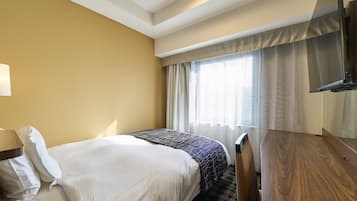 Desk, blackout curtains, iron/ironing board, free WiFi