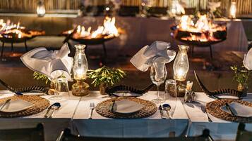 Breakfast, lunch and dinner served