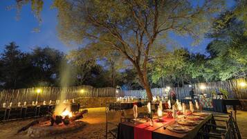 Breakfast, lunch and dinner served