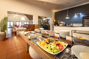 فطور كامل مجانًا يوميًا