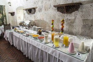 Desayuno completo incluido todos los días
