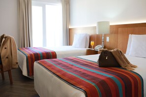 In-room safe, desk, blackout drapes, soundproofing - Hotel San Agustin Posada del Monasterio (Arequipa)