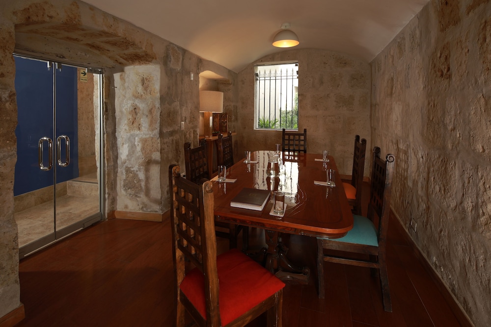 Hotel San Agustín Posada del Monasterio by null