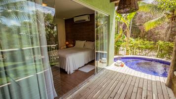 Suite | Bathroom | Shower, towels