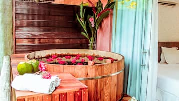 Quarto casal superluxo Com Ofurô de Madeira | Wi-Fi de cortesia