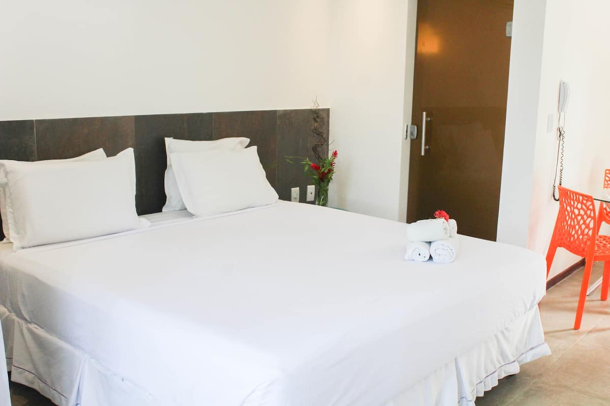 Quarto casal superluxo Com Ofurô de Madeira | WiFi (free)