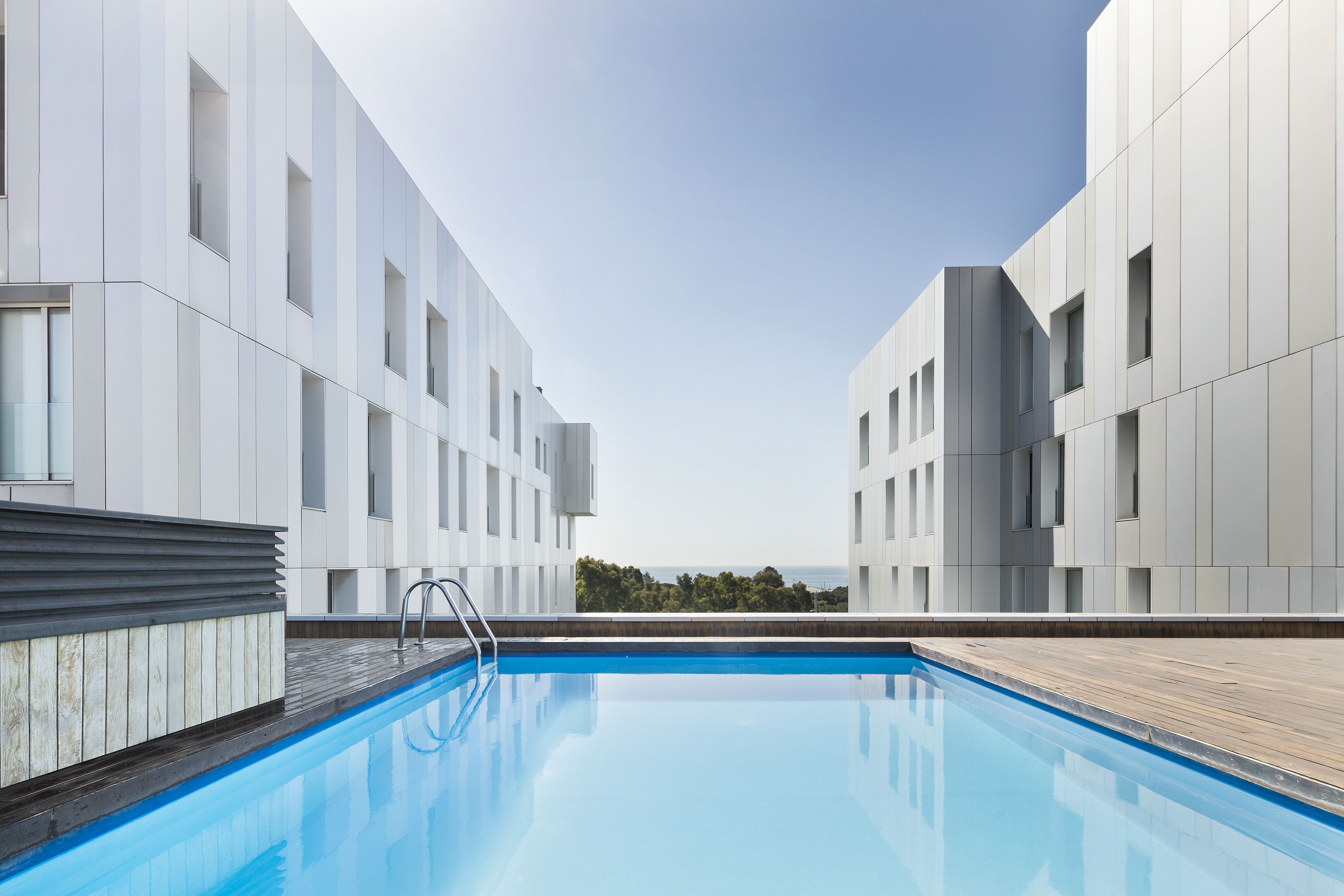 屋外プール、サンラウンジャー