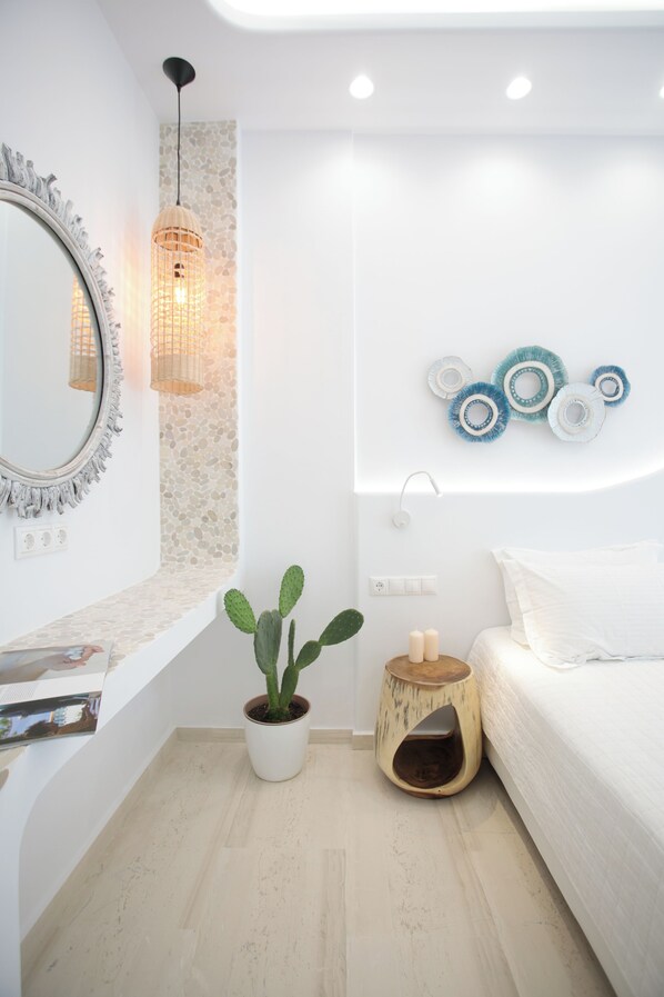 Egyptian cotton sheets, hypo-allergenic bedding, Select Comfort beds - Margo Studios (Naxos)