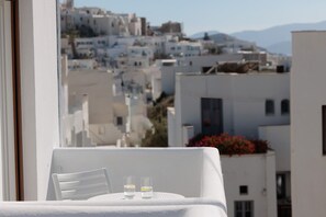 Balcony - Margo Studios (Naxos)