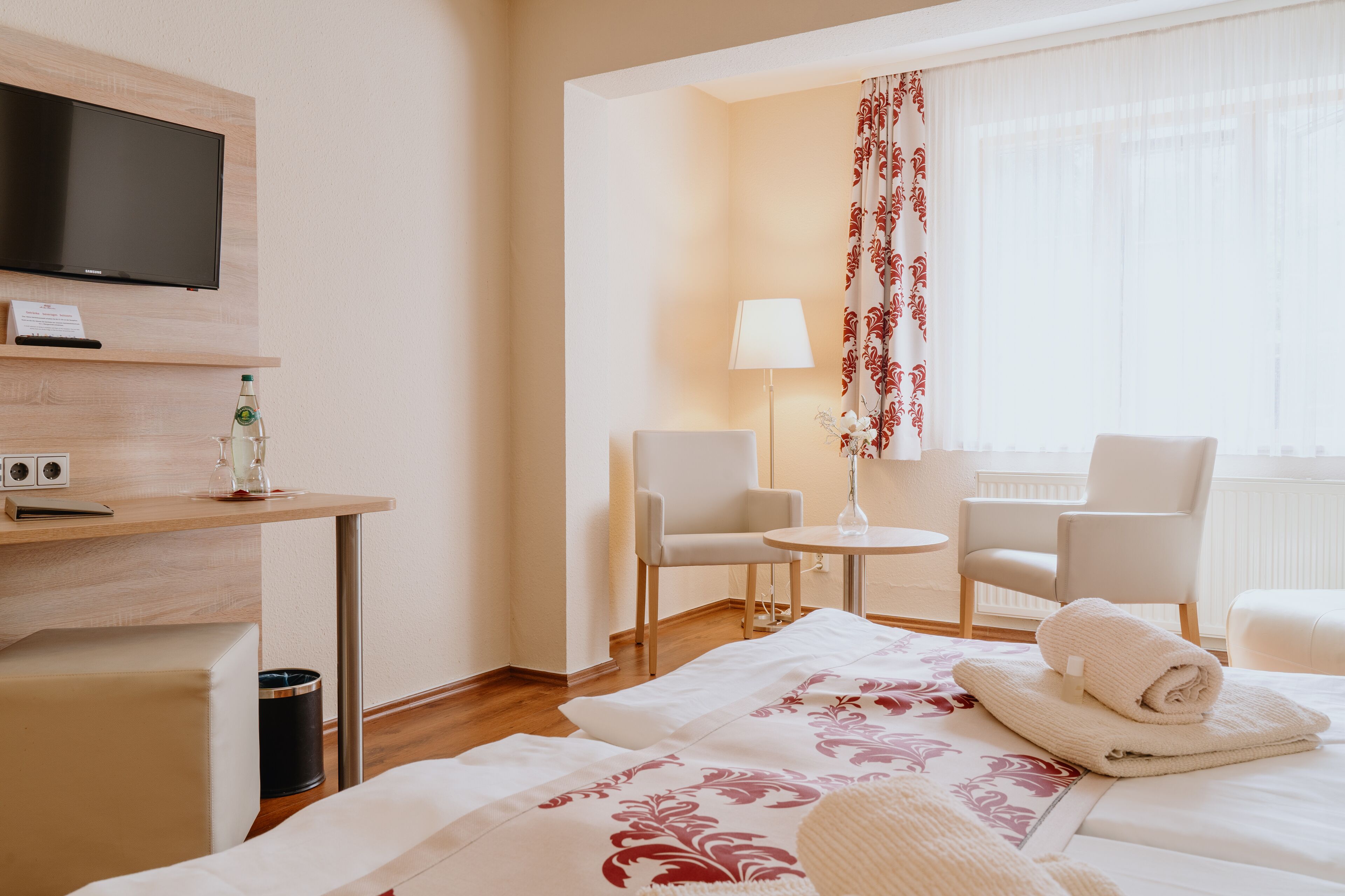 double room | 1 bedroom, desk, free wifi, bed sheets