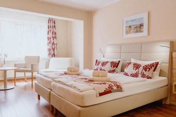 Desk, free WiFi, bed sheets - Hotel An den Bleichen (Stralsund)