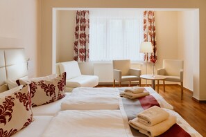 Quarto casal | Escrivaninha, Wi-Fi de cortesia, roupa de cama