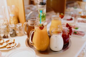 Café da manhã com buffet todos os dias mediante uma taxa
