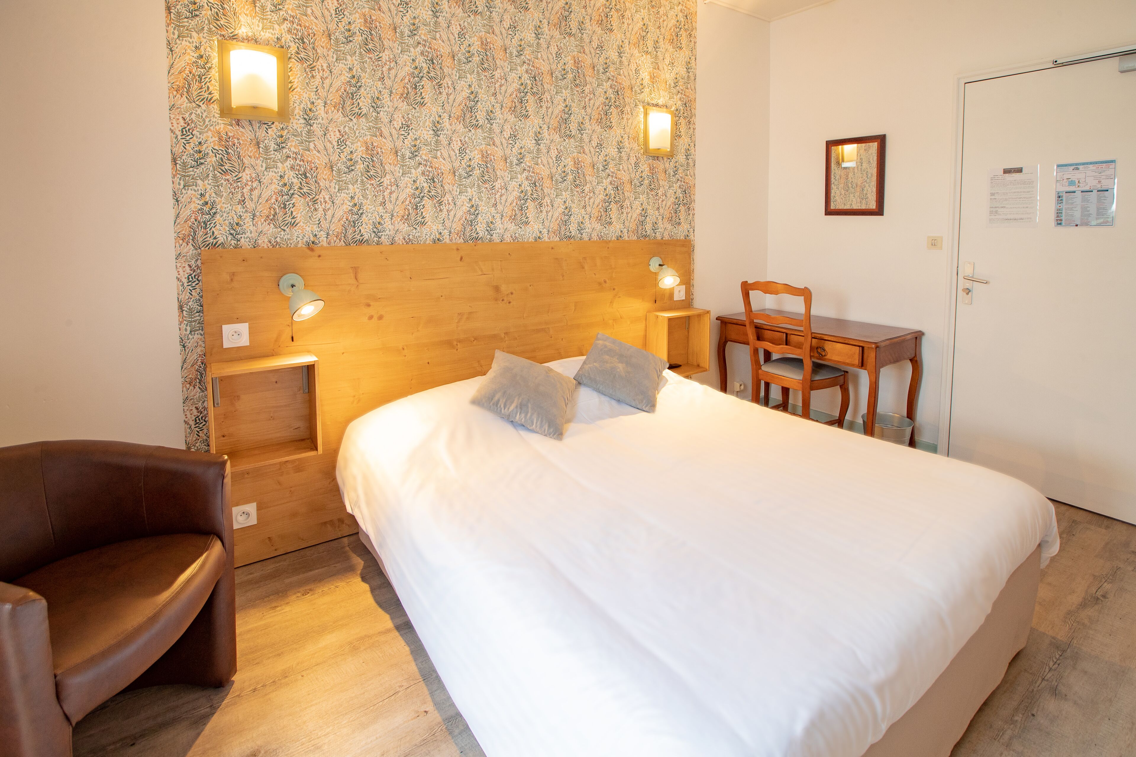double room | 1 bedroom, egyptian cotton sheets, premium bedding, select comfort beds