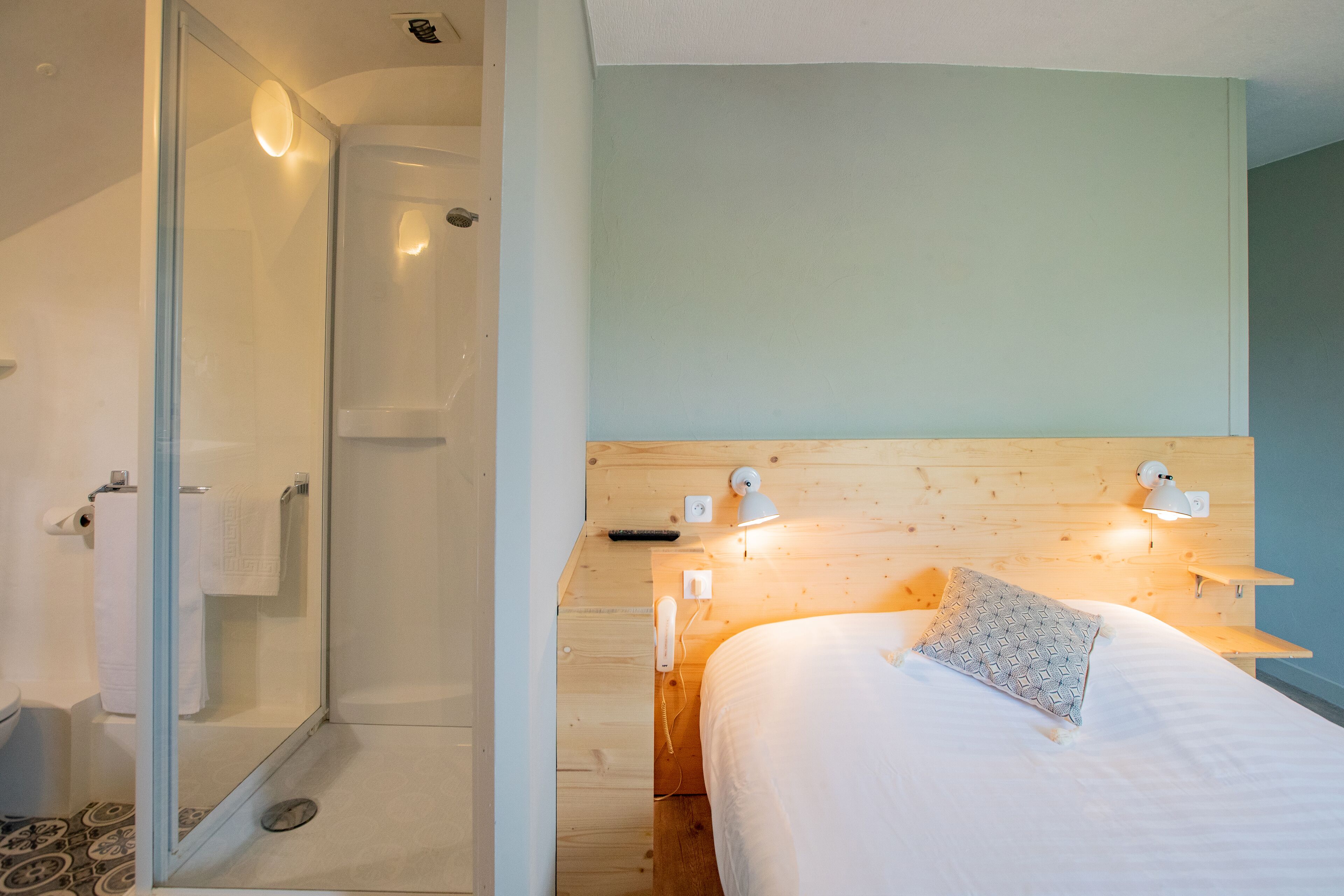 double room | 1 bedroom, egyptian cotton sheets, premium bedding, select comfort beds