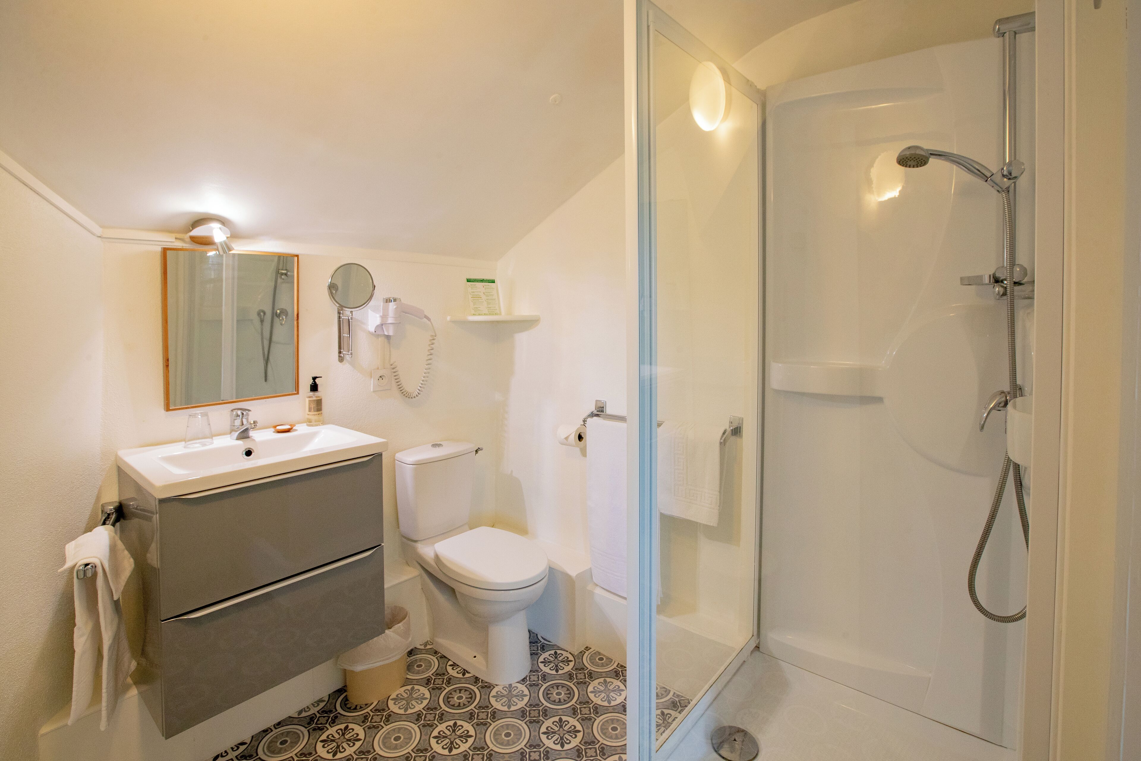 comfort room, 1 large single bed | bathroom | shower, free toiletries, hair dryer, towels