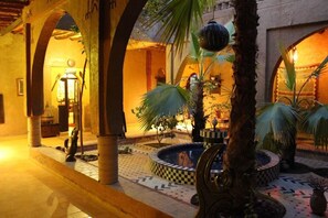 Restaurant - Kasbah Mohayut (Taouz)