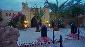 Property entrance - Kasbah Mohayut (Taouz)