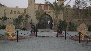 Property entrance - Kasbah Mohayut (Taouz)
