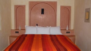 高档床上用品、客房内保险箱、隔音、折叠床/加床（额外收费）