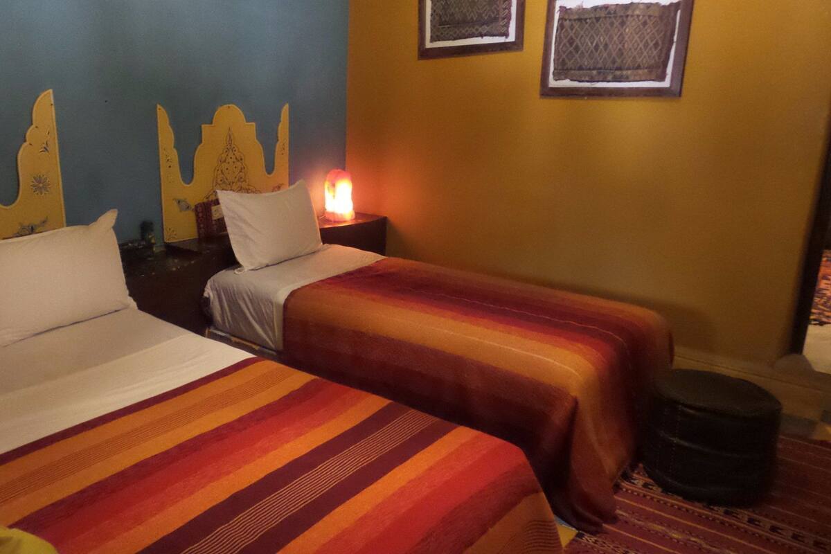 Standard Room, 1 Double Bed | Bathroom | Towels