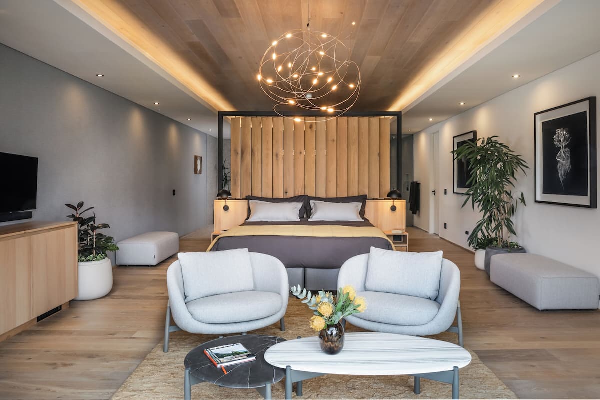 1 bedroom, premium bedding, pillow-top beds, minibar