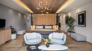 1 bedroom, premium bedding, pillow-top beds, minibar