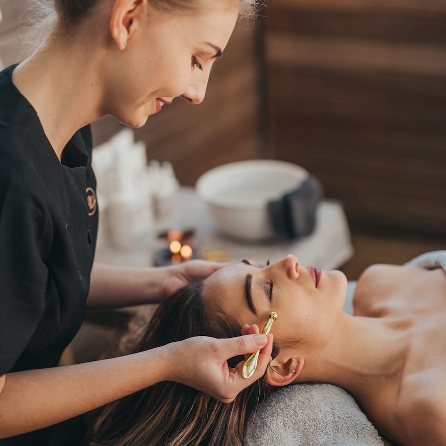 Couples treatment rooms, body treatments, facials