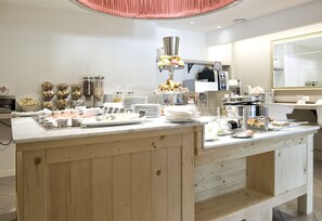 Breakfast buffet