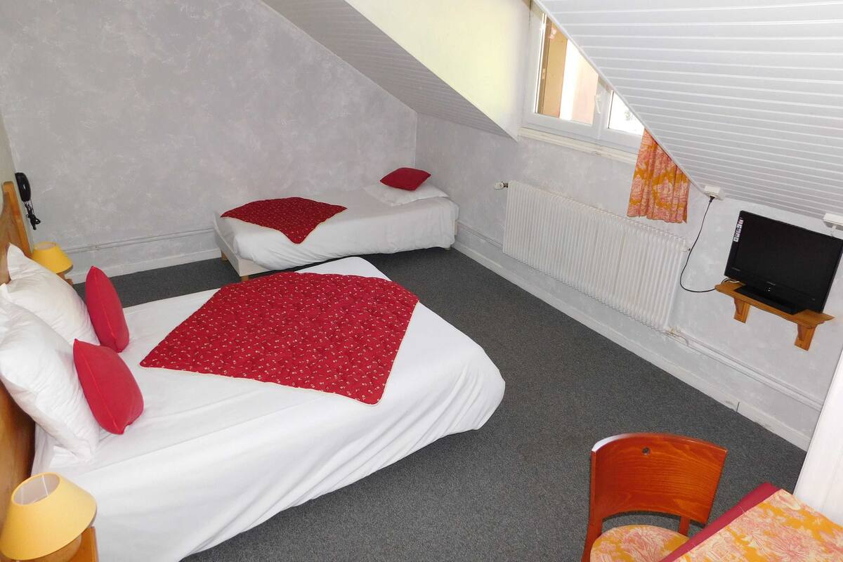 Standard Double Room (Economy) | WiFi (free)