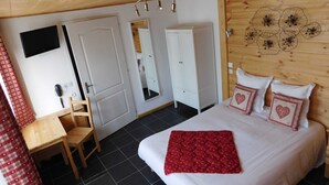 Standard Double Room | WiFi (free) - La Vigotte (Girmont-Val-d'Ajol)