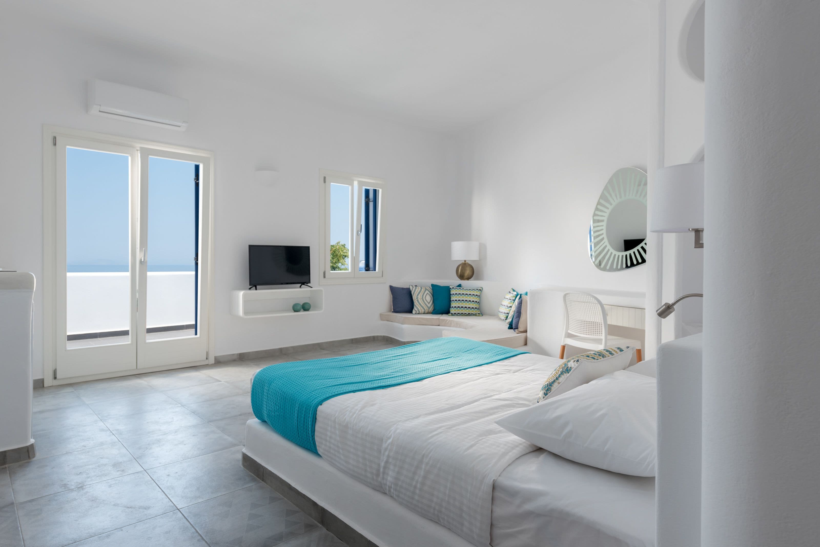 superior studio, hot tub, partial sea view | in-room safe, iron/ironing board, rollaway beds, free wifi