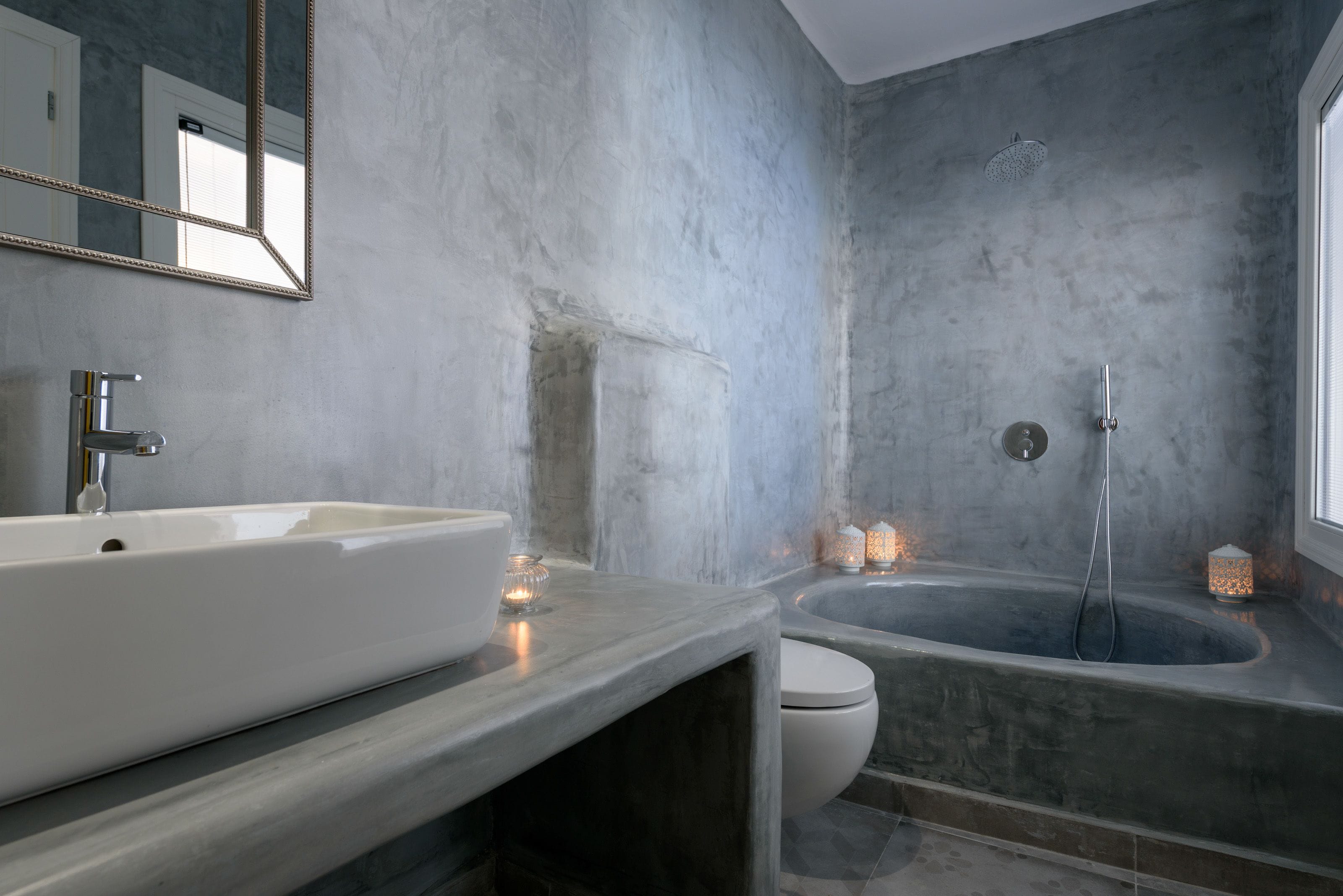 superior studio, hot tub | bathroom | shower, free toiletries, hair dryer, towels