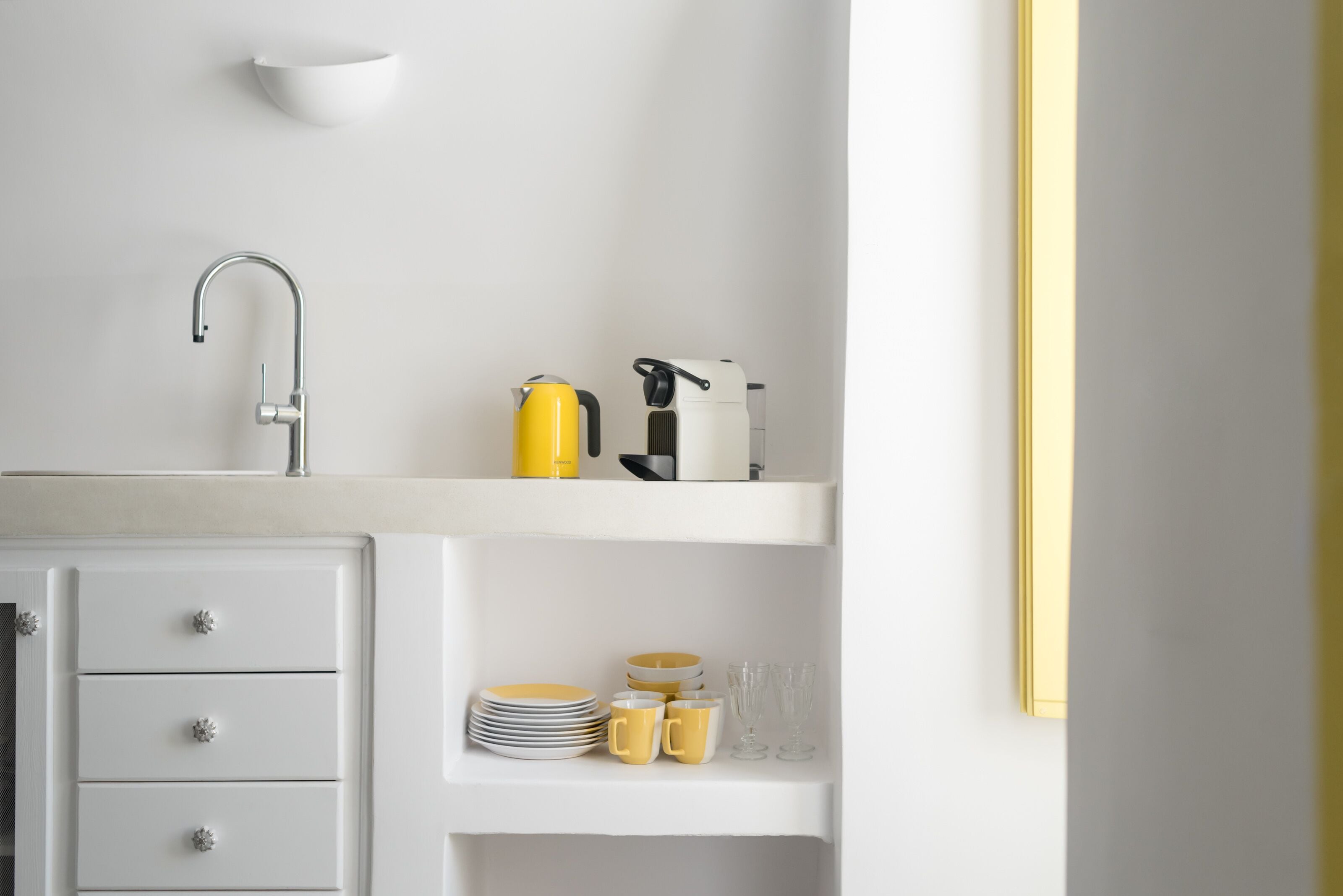 private one bedroom villa with hot tub and caldera view(avra) | private kitchenette | fridge