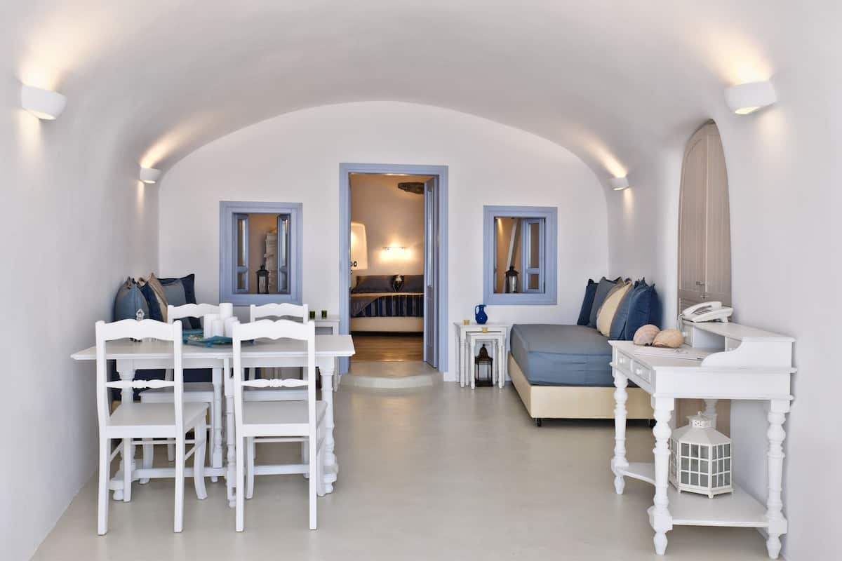 Villa, 1 camera da letto, accesso alla piscina (Caldera View) | Soggiorno | TV LCD 24 pollici con canali via cavo, TV