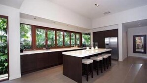 26 Beachfront Mirage- 5 Bedrooms | 房內用餐