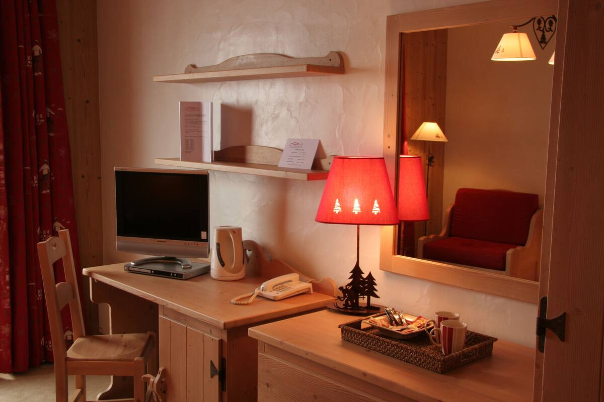 Minibar, in-room safe, individually decorated, individually furnished
