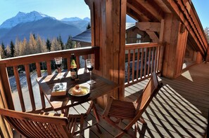 Family Loft | Outdoor dining | Dinner served