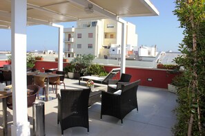 Daily buffet breakfast (EUR 8 per person)