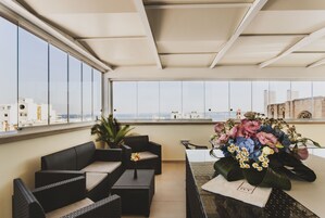 Daily buffet breakfast (EUR 8 per person)