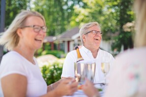 Petit déjeuner et dîner servis sur place, spécialités Cuisine scandinave