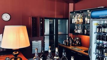 ฝ่ายต้อนรับ