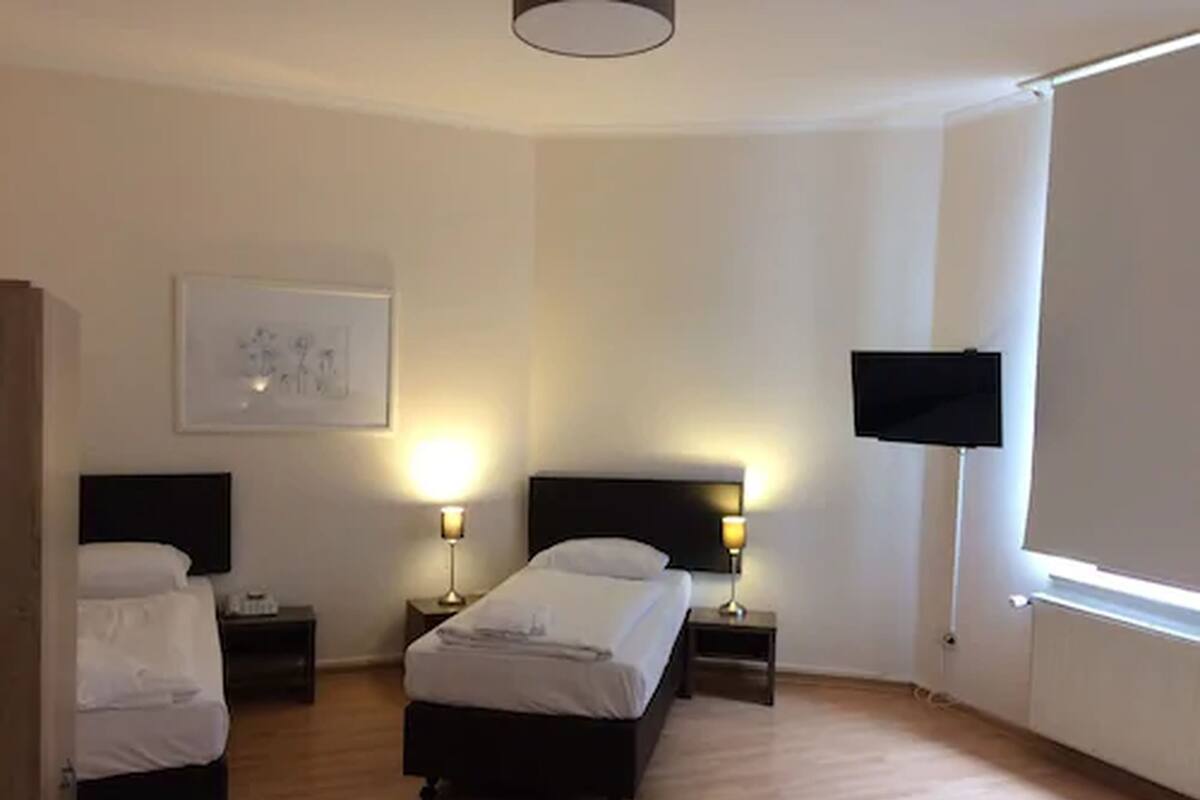 Ropa de cama de alta calidad y colchones con acolchado adicional