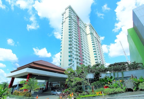 Solo Paragon Hotel & Residences