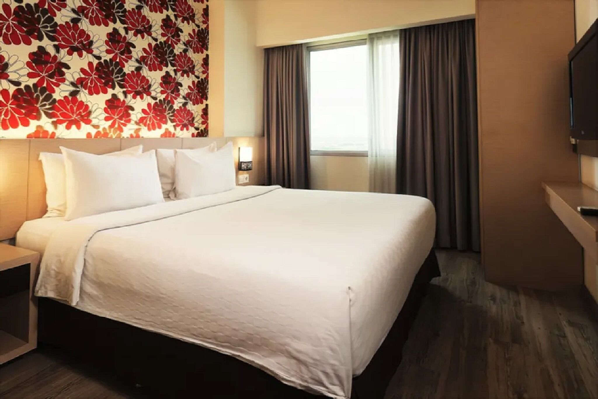 Premium bedding, minibar, in-room safe, desk