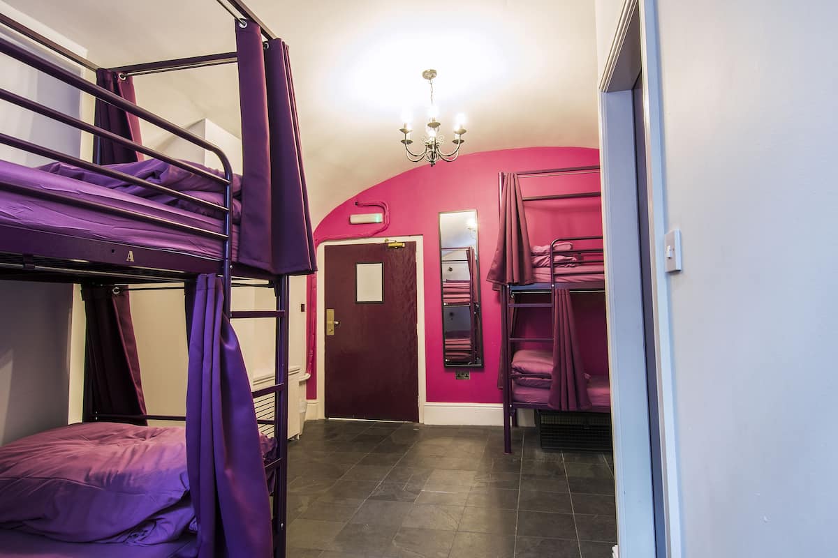 In-room safe, free WiFi, bed sheets